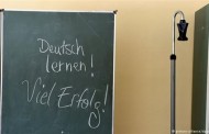 Μαθήματα Αγωγής του Πολίτη δέχονται οι πρόσφυγες στη Γερμανία