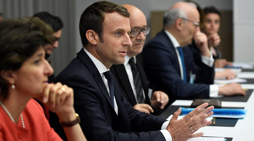 H Γαλλία στη γραμμή Μέρκελ: Ήρθε η ώρα για την «ευρωπαϊκή άμυνα»