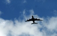 Γερμανία: Τρεις Βρετανοί ανακρίνονται επειδή μιλούσαν για «τρομοκρατικά θέματα» σε αεροπλάνο