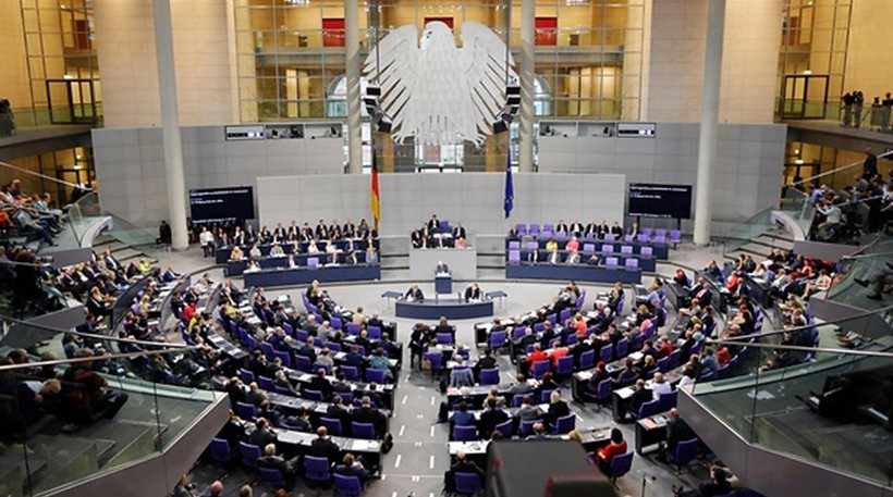 DW: Μόνο στην επιτροπή Προϋπολογισμού της Bundestag η πρόσφατη απόφαση του Eurogroup για την Ελλάδα