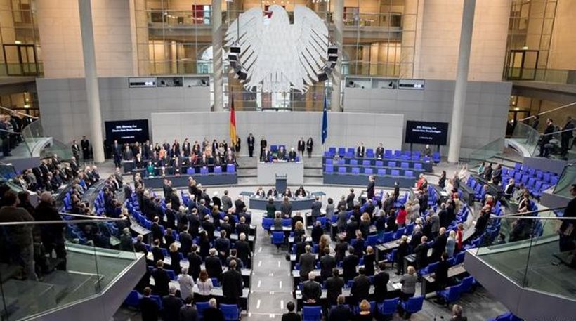 Γερμανική βουλή: Πυρά κατά Σόιμπλε για τη ελληνικό ζήτημα