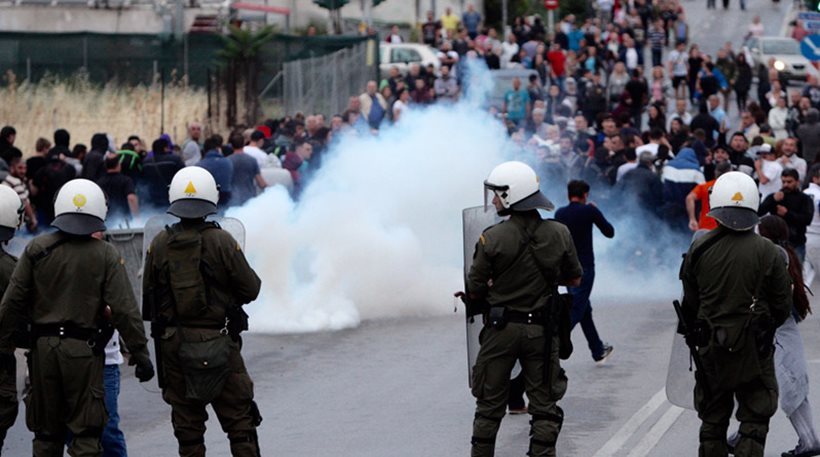 Ένταση στο Μενίδι: Αστυνομικοί κατά πολιτών ενώ Ρομά πυροβολούν στον αέρα