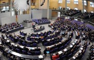 Deutsche Welle: Ο «γάμος για όλους» διχάζει τη γερμανική κυβέρνηση
