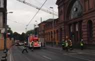Ατύχημα στη Βόννη: Τεράστιος Γερανός έπεσε στην οροφή του Κεντρικού Σιδηροδρομικού Σταθμού