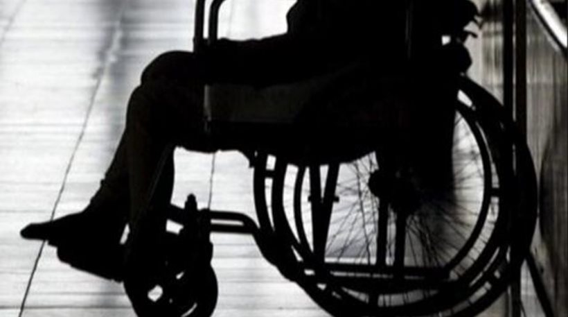 Λαμία: Άρπαξαν σταυρό από το λαιμό γυναίκας σε αναπηρικό καροτσάκι