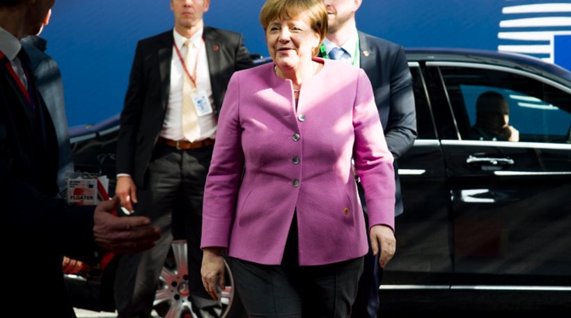 Η Μέρκελ δεν χάνει τις διακοπές της: Άφησε τις εκλογές και πήγε στις Άλπεις