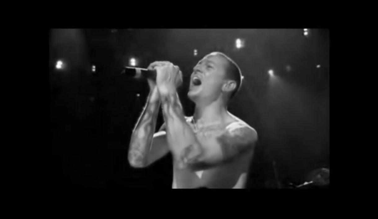 Κρεμάστηκε ο τραγουδιστής των Linkin Park