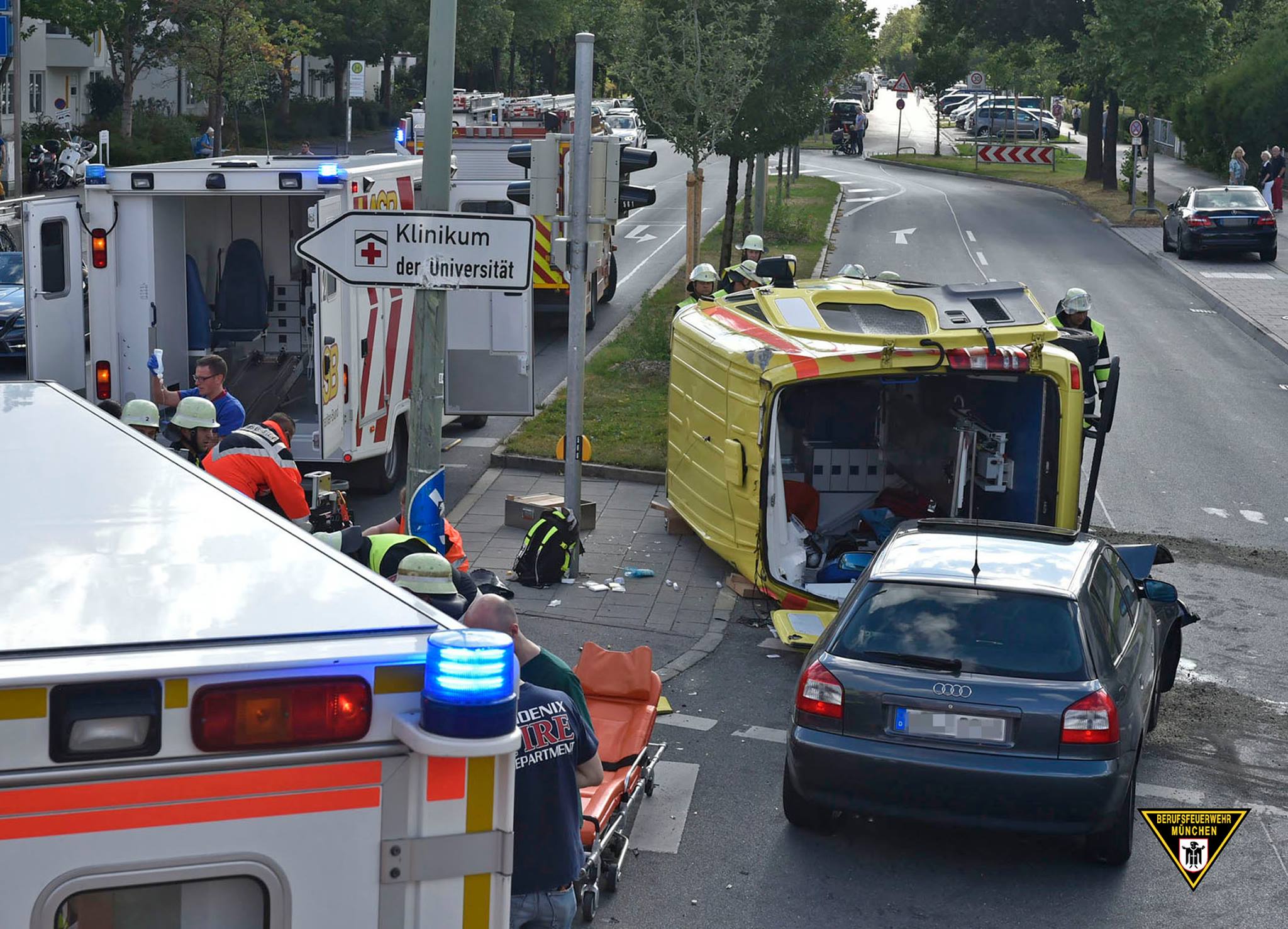 München: Τραυματίστηκαν σοβαρά γιατρός και ασθενής μετά από ανατροπή ασθενοφόρου