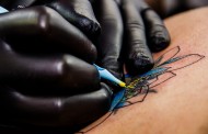 Düsseldorf: Ασφάλεια υγείας αναλαμβάνει την αφαίρεση τατουάζ σε πόρνη. Δείτε το λόγο