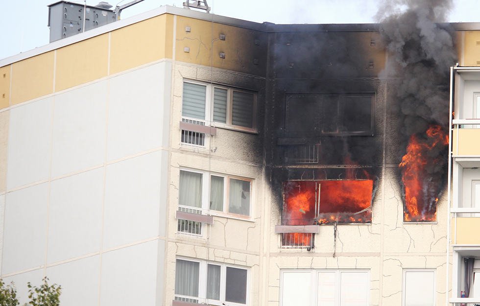 Γερμανία: Καταστροφική πυρκαγιά σε πολυκατοικία!