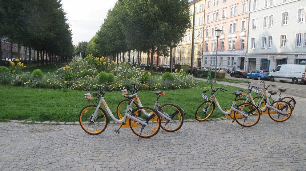 Μόναχο: Φτηνά ποδήλατα προς ενοικίαση από την Ασία, πλημμυρίζουν την πόλη