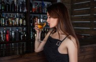 Γερμανία: Όλο και περισσότερες γυναίκες καταναλώνουν πολύ αλκοόλ