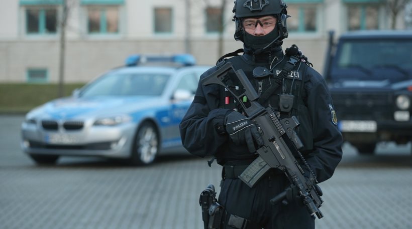 Γερμανία: Αστυνομικές έρευνες σε κατοικίες υπόπτων για επιθέσεις σε αριστερούς πολιτικούς