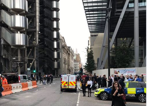 Συναγερμός στο Λονδίνο: Εκκενώθηκε κεντρικός δρόμος λόγω «ύποπτου πακέτου»