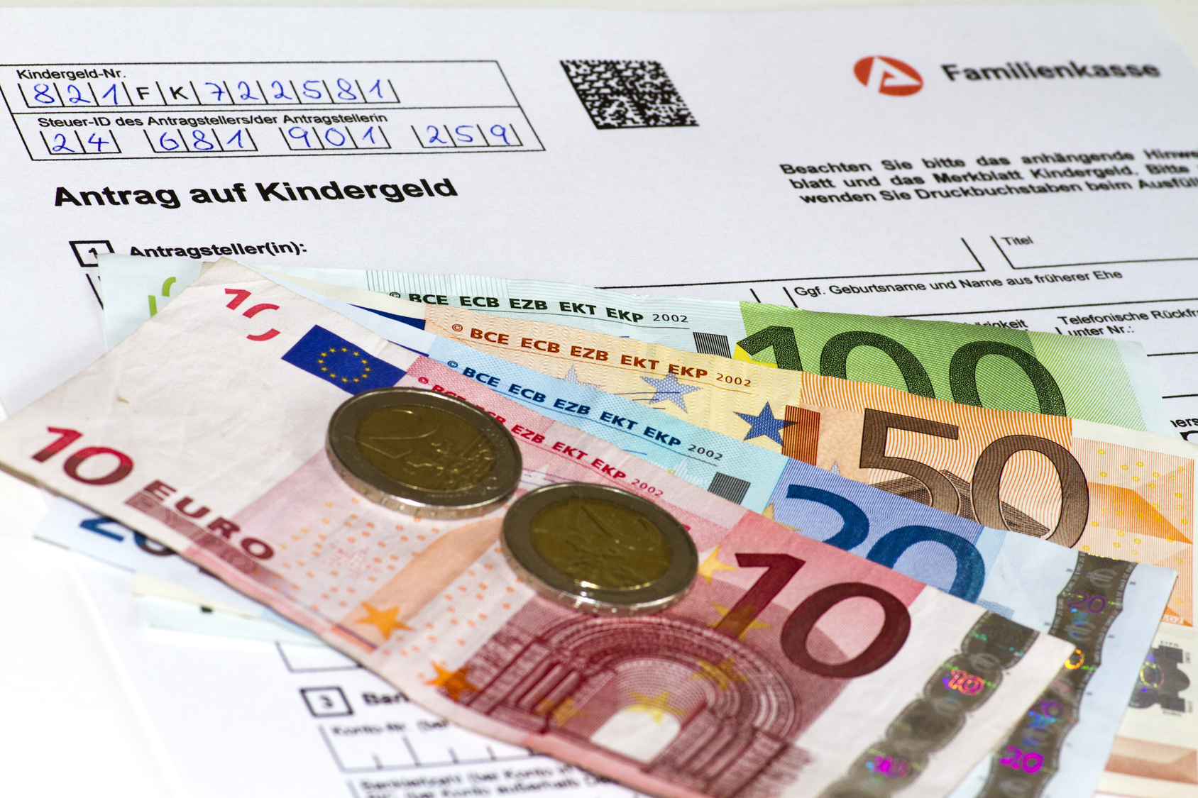 Γερμανία: Έτσι φορολογούνται τα κοινωνικά επιδόματα Kindergeld, Elterngeld, Arbeitslosengeld