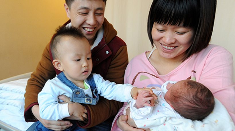 Πανηγυρίζουν οι Κινέζοι που μπορούν να αποκτήσουν και δεύτερο παιδί