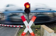 Γερμανία: Πώς πρέπει να συμπεριφέρονται οι οδηγοί στις σιδηροδρομικές διαβάσεις