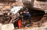 Στους 19 οι νεκροί από τις πλημμύρες στη Μάνδρα - Δύο σοροί βρέθηκαν στη θάλασσα