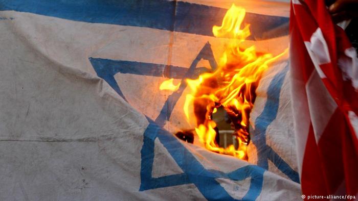 Απαράδεκτο να καίγονται ισραηλινές σημαίες στη Γερμανία