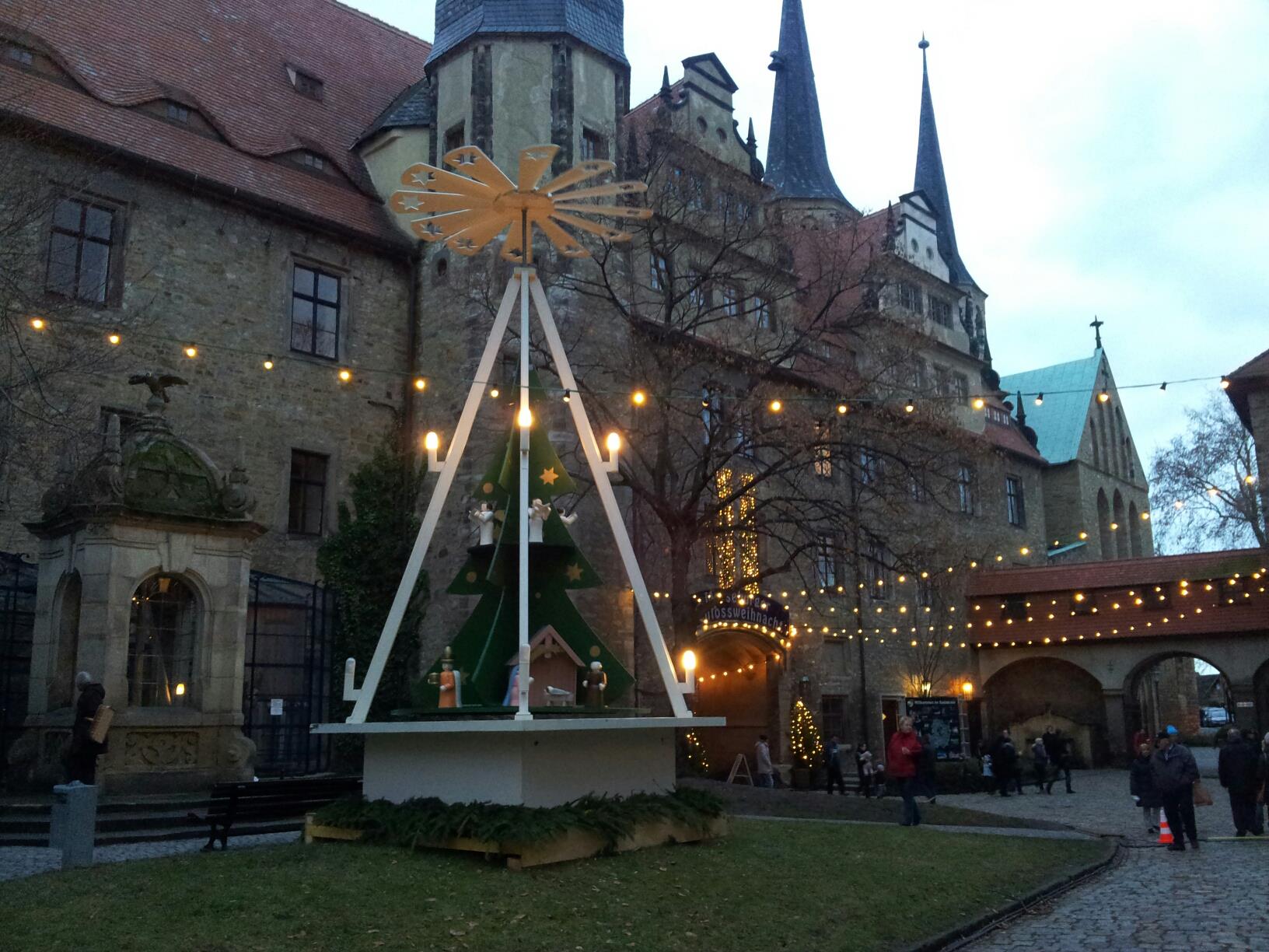 Γερμανία: Έλεγχοι σε Χριστουγεννιάτικη Αγορά λόγω μιας … ασυνόδευτης βαλίτσας