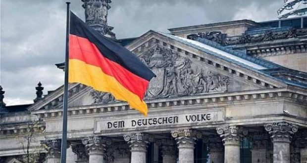 Γερμανία: Δημοφιλέστερος όλων ο Σόιμπλε!- Το 70% πιστεύει στο 