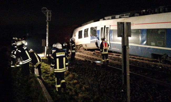 Ντίσελντορφ: Σφοδρή σύγκρουση τρένων – Τουλάχιστον 50 τραυματίες