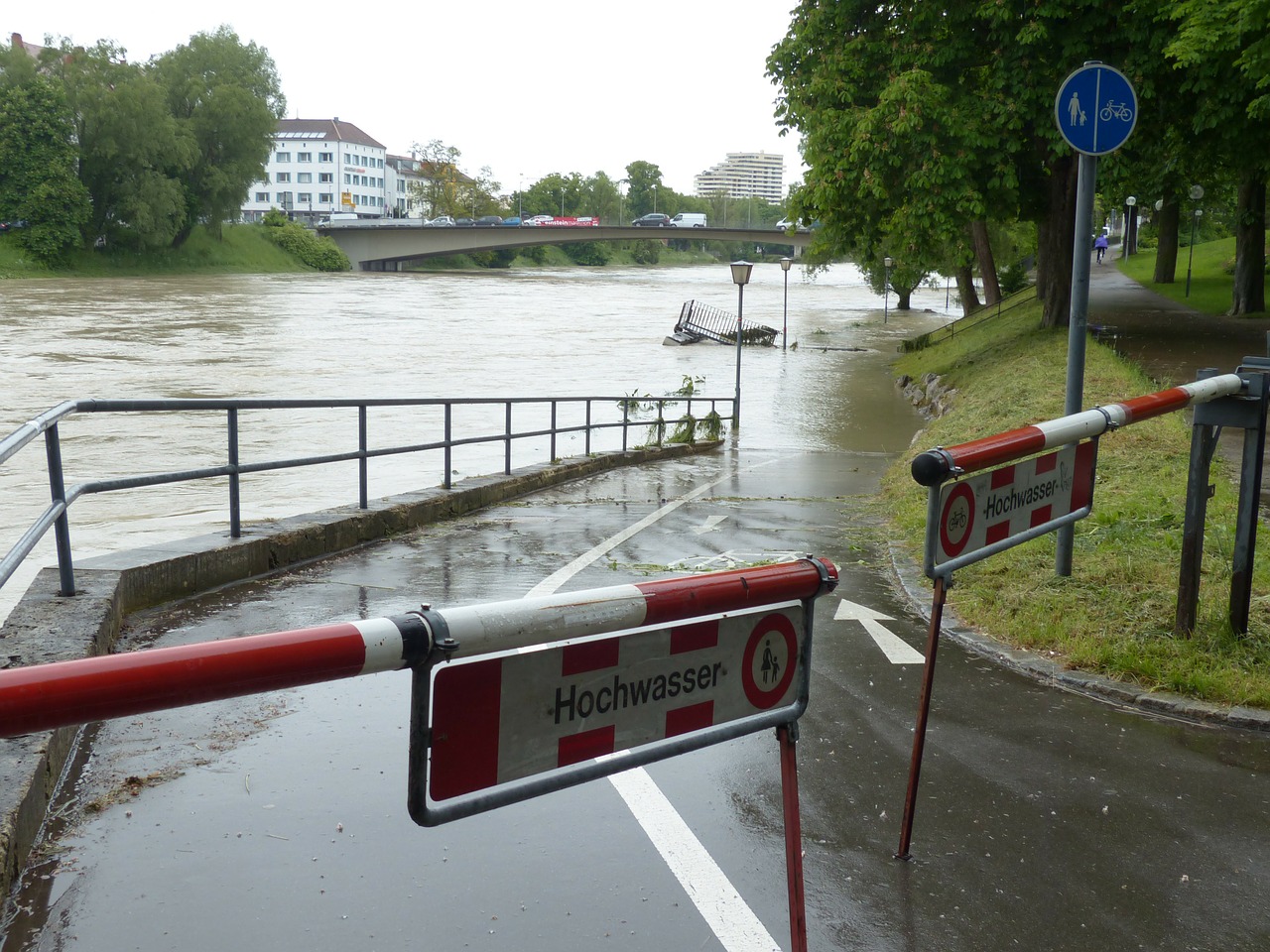 Γερμανία: Προειδοποίηση για ραγδαία επιδείνωση του καιρού με ισχυρές συνεχείς βροχοπτώσεις