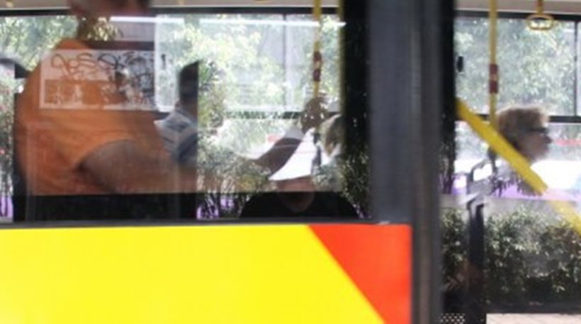 Θεσσαλονίκη: Λεωφορείο έμεινε εγκλωβισμένο για 10 ώρες εξαιτίας παράνομα παρκαρισμένου Ι.Χ.