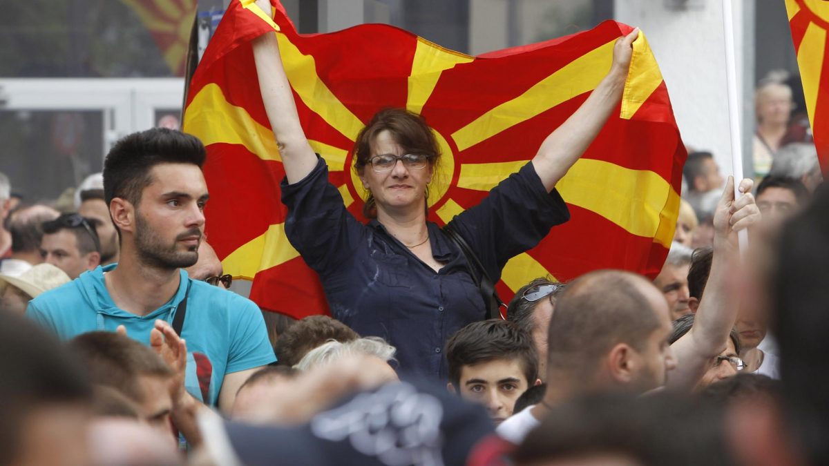 Ελλάδα: Το 61% θέλει δημοψήφισμα για το Σκοπιανό - 77% λέει «όχι» σε όνομα με Μακεδονία