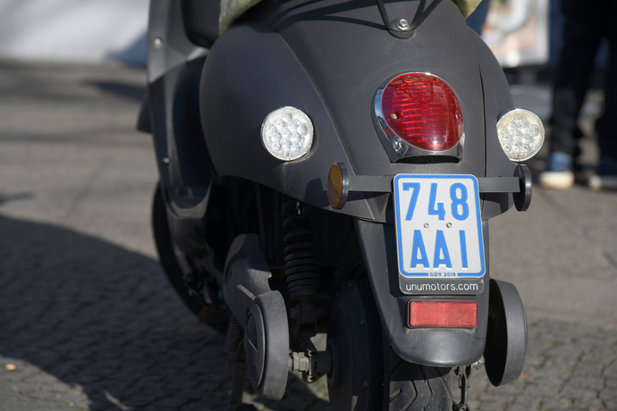 Γερμανία: Νέες πινακίδες για τις μοτοσικλέτες – Μπλε χρώμα αντί για μαύρο