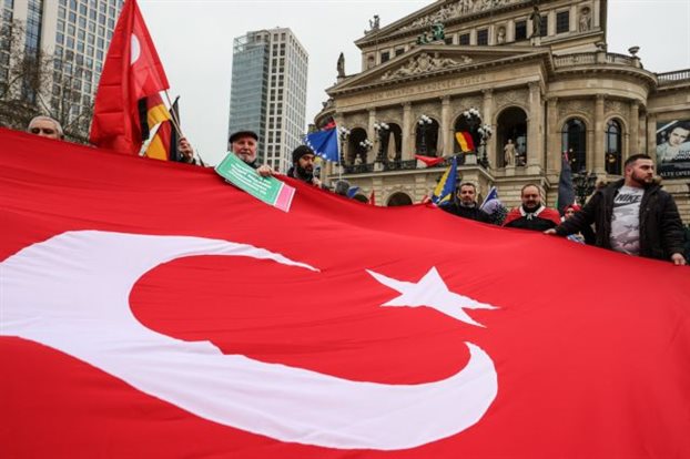 Γερμανία: Βουλευτής του AfD αποκάλεσε του Τούρκους «καμηλιέρηδες»