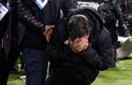 ΠΑΟΚ-Ολυμπιακός: Πέταξαν αντικείμενο στον προπονητή του Ολυμπιακού, ακυρώθηκε το παιχνίδι!
