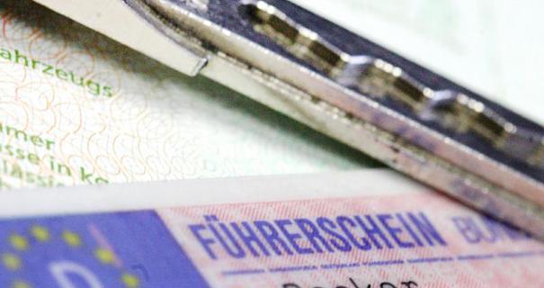 Γερμανία: Ποια η διαφορά μεταξύ Führerschein και Fahrerlaubnis (Δίπλωμα και Άδεια Οδήγησης)