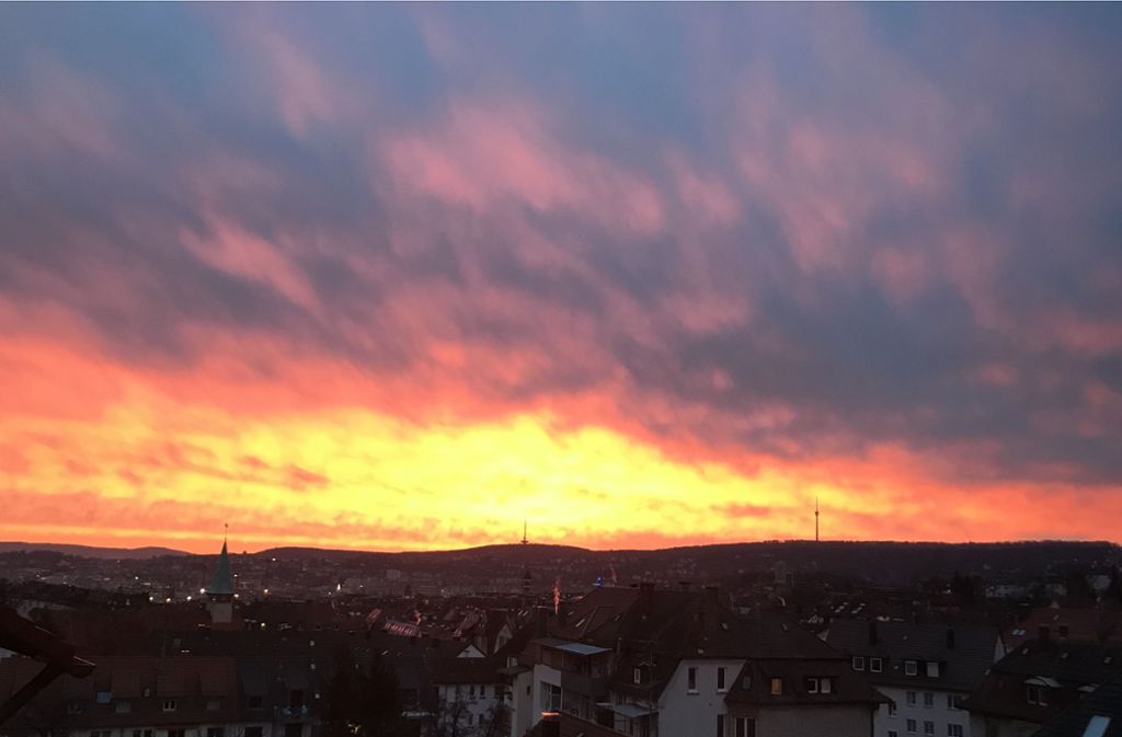 Ανατολή ηλίου στη Στουτγάρδη: Πόσο όμορφος είναι ο ουρανός πάνω από τον ποταμό Kessel!