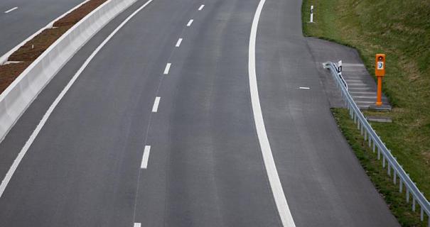 Γερμανία: Πότε μπορεί να χρησιμοποιηθεί η πλαϊνή βοηθητική λωρίδα στους αυτοκινητόδρομους;