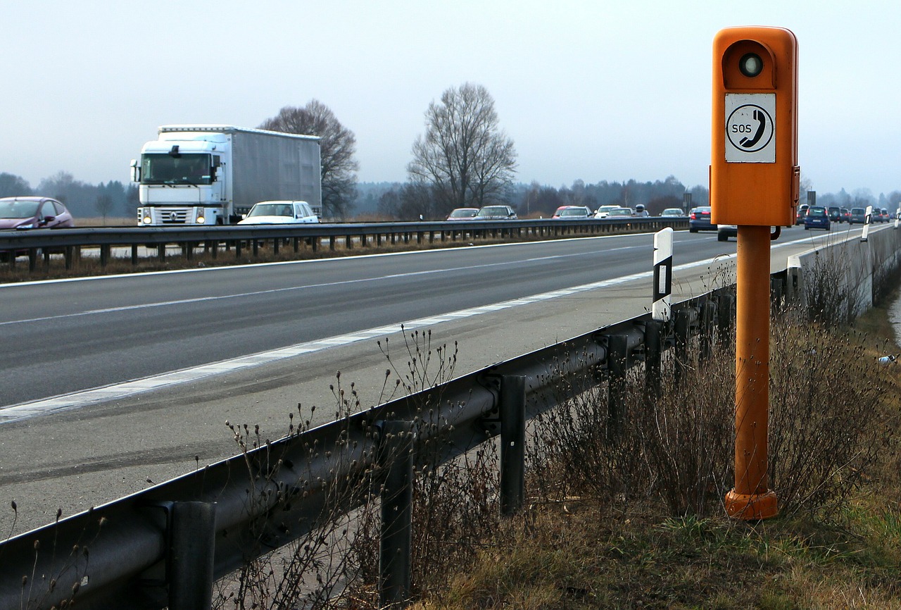 Γερμανία: Χρησιμεύουν τελικά αυτοί οι πυλώνες έκτακτης ανάγκης στις εθνικές οδούς;