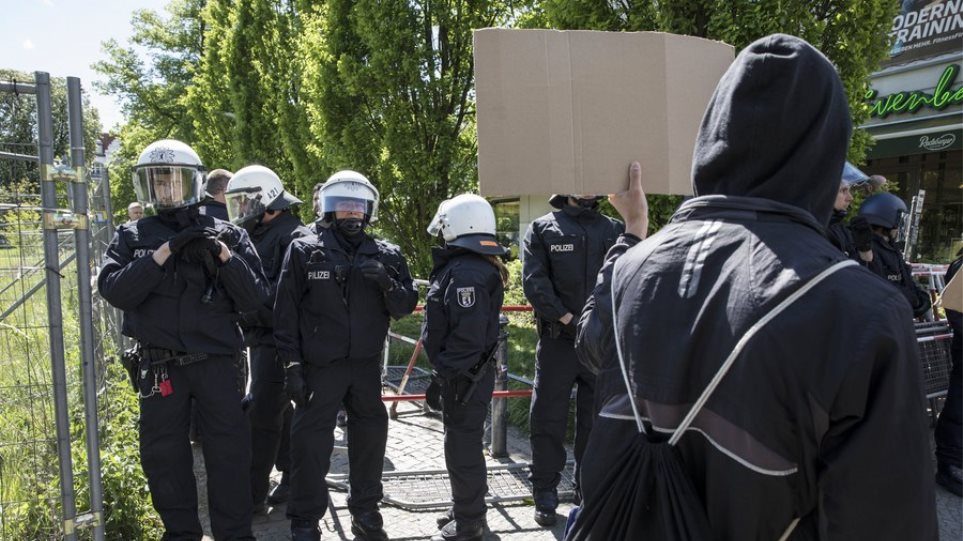 «Αστακός» το Άουγκσμπουργκ για το συνέδριο του ακροδεξιού AfD - Πάνω από 2000 αστυνομικοί σε επιφυλακή