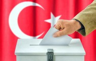 Άνοιξαν οι κάλπες στην Τουρκία για τις διπλές εκλογές - Τι έδειχναν οι τελευταίες δημοσκοπήσεις