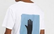 Γερμανία: Σάλος με T-shirt εταιρείας με μαύρο χέρι που αναδύεται από το νερό