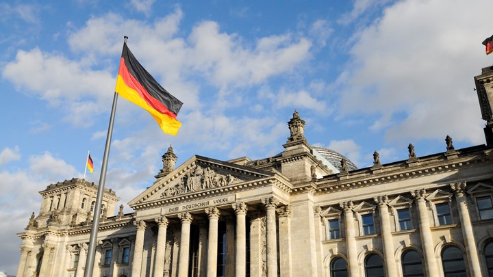 Γερμανία: Αυξήσεις στις δημόσιες δαπάνες