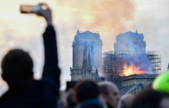 Η Γερμανία σιωπεί λυπημένη μπροστά στην Παναγία των Παρισίων που καίγεται