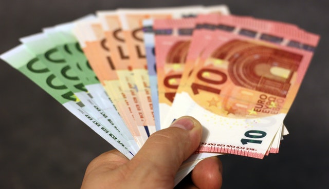 Γερμανία: Επιχορήγηση έως 15.000€- Ποιοι τα δικαιούνται -Πώς να κάνετε αίτηση