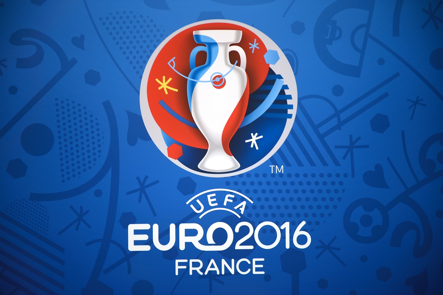 Τα αγγλικά στον ύμνο του Euro 2016 «θύμωσαν» Γάλλο υπουργό