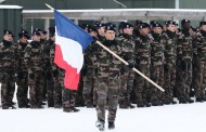 Γαλλία: Ο Μακρόν κάνει υποχρεωτική τη στρατιωτική θητεία για άνδρες και γυναίκες