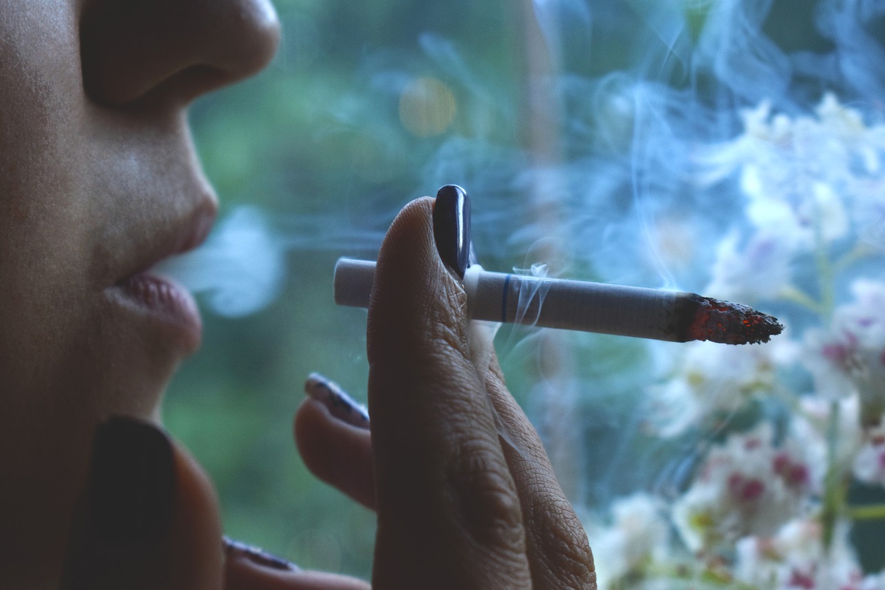 Γερμανία: Τσιγάρο, οδήγηση και τσουχτερά πρόστιμα